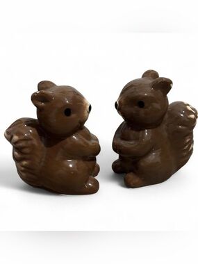Vintage Brown Ceramic Squirrel Salt & Pepper Shakers, Cottagecore Decor